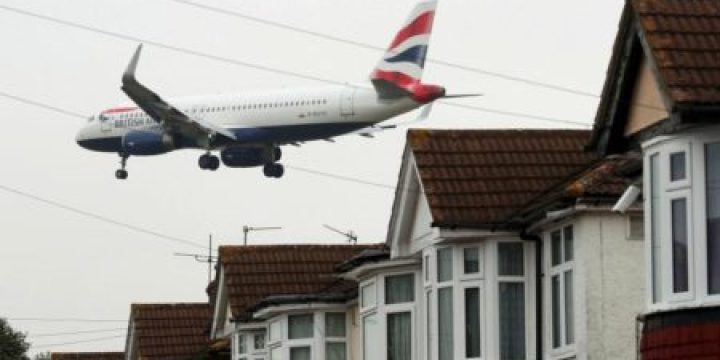 heathrowplanehouses2510a