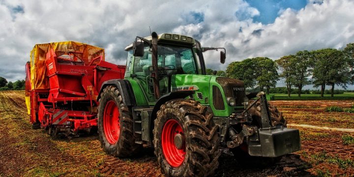 tractor-385681_1920